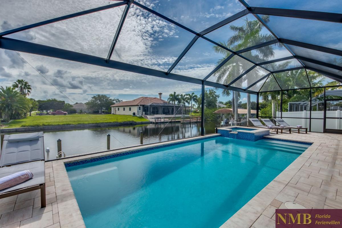 Pelican Bay_52-Pool